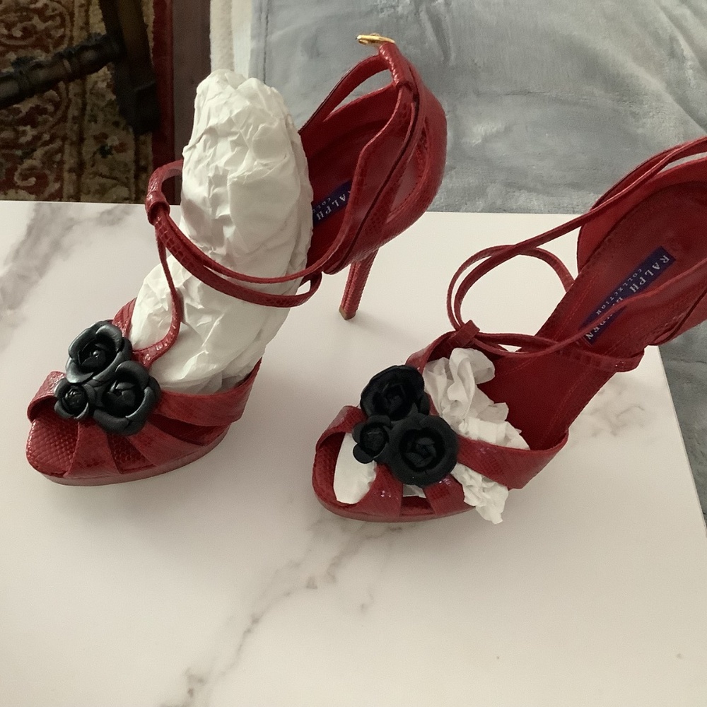 Shoes - Picture 2 of 8